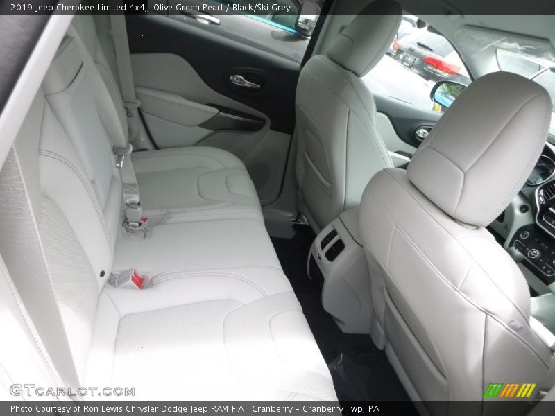 Olive Green Pearl / Black/Ski Grey 2019 Jeep Cherokee Limited 4x4