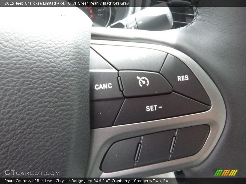 Olive Green Pearl / Black/Ski Grey 2019 Jeep Cherokee Limited 4x4