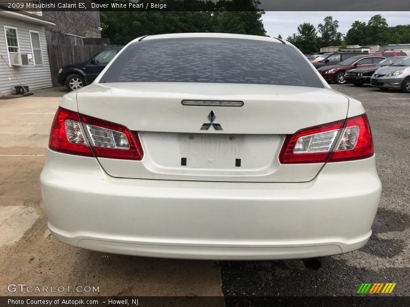 Dover White Pearl / Beige 2009 Mitsubishi Galant ES