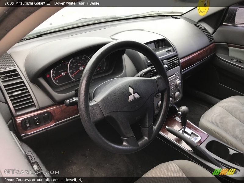 Dover White Pearl / Beige 2009 Mitsubishi Galant ES
