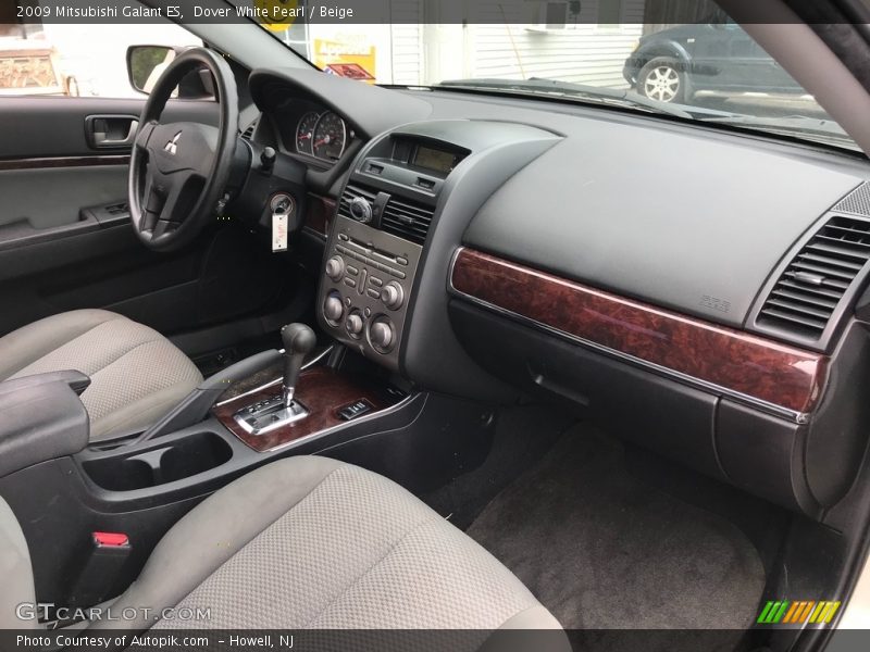 Dover White Pearl / Beige 2009 Mitsubishi Galant ES