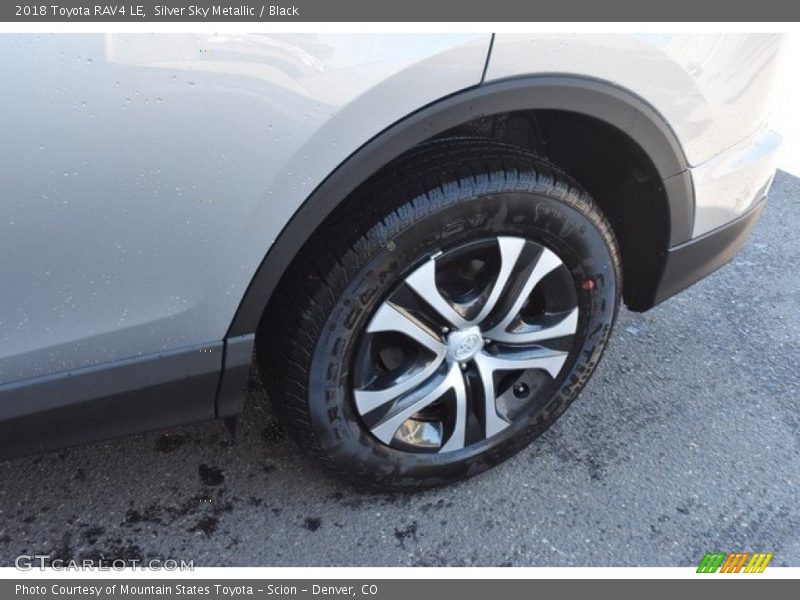 Silver Sky Metallic / Black 2018 Toyota RAV4 LE