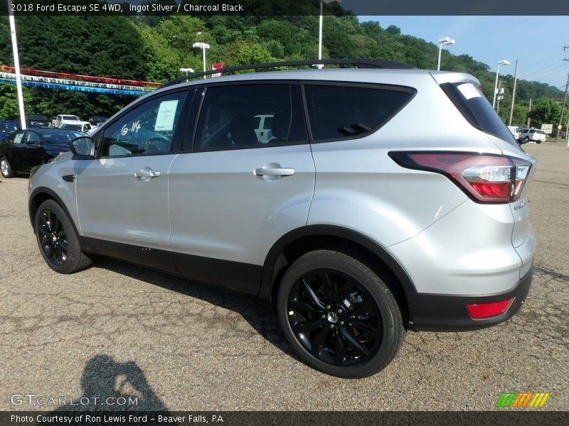 Ingot Silver / Charcoal Black 2018 Ford Escape SE 4WD