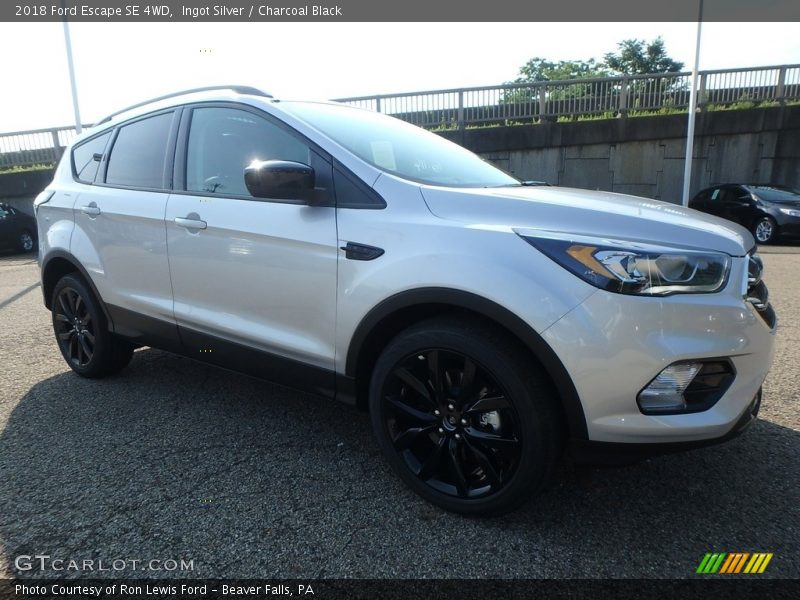 Ingot Silver / Charcoal Black 2018 Ford Escape SE 4WD