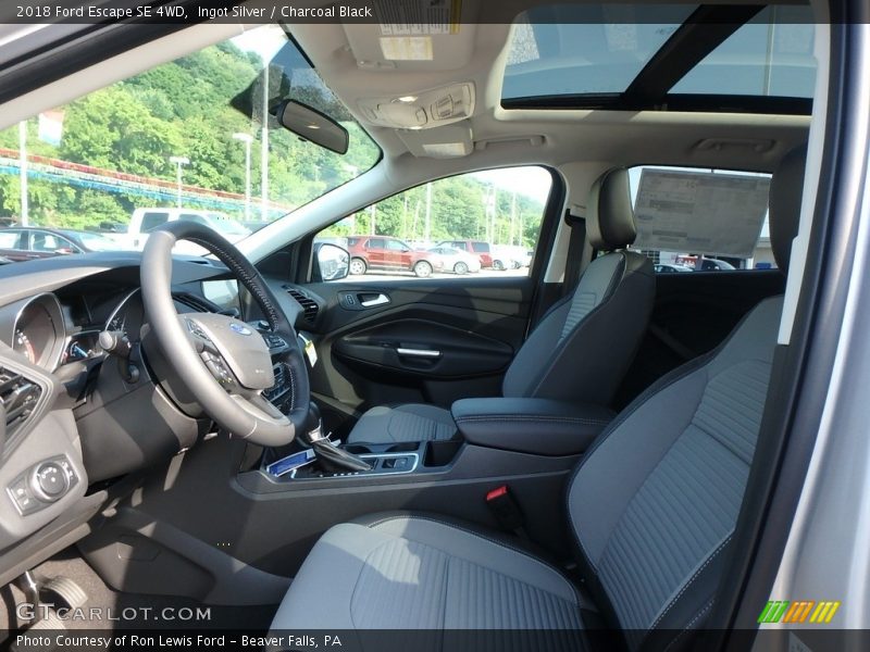 Ingot Silver / Charcoal Black 2018 Ford Escape SE 4WD