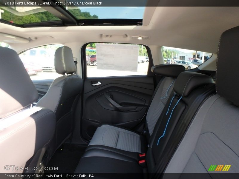 Ingot Silver / Charcoal Black 2018 Ford Escape SE 4WD