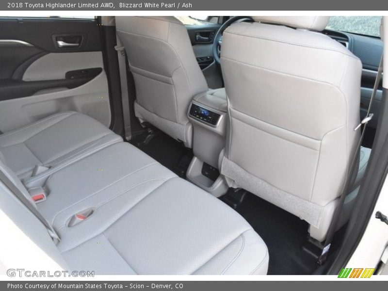 Blizzard White Pearl / Ash 2018 Toyota Highlander Limited AWD