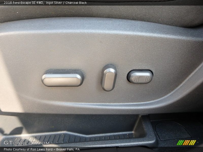 Ingot Silver / Charcoal Black 2018 Ford Escape SE 4WD