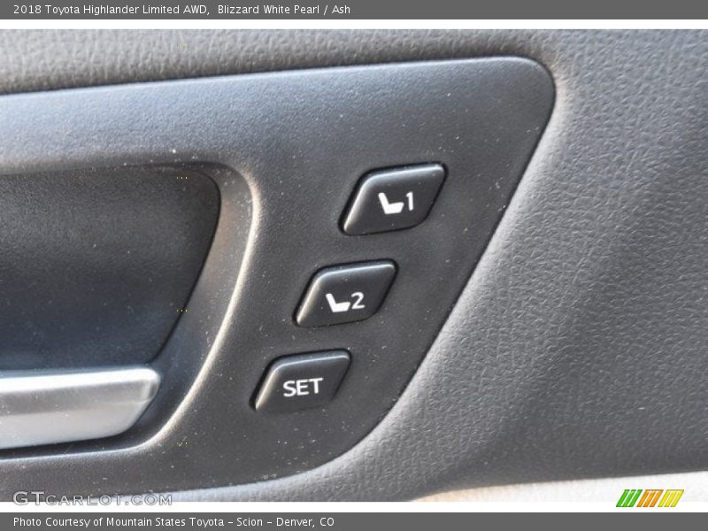 Blizzard White Pearl / Ash 2018 Toyota Highlander Limited AWD