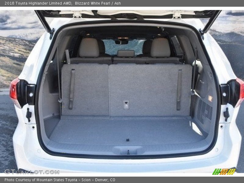 Blizzard White Pearl / Ash 2018 Toyota Highlander Limited AWD