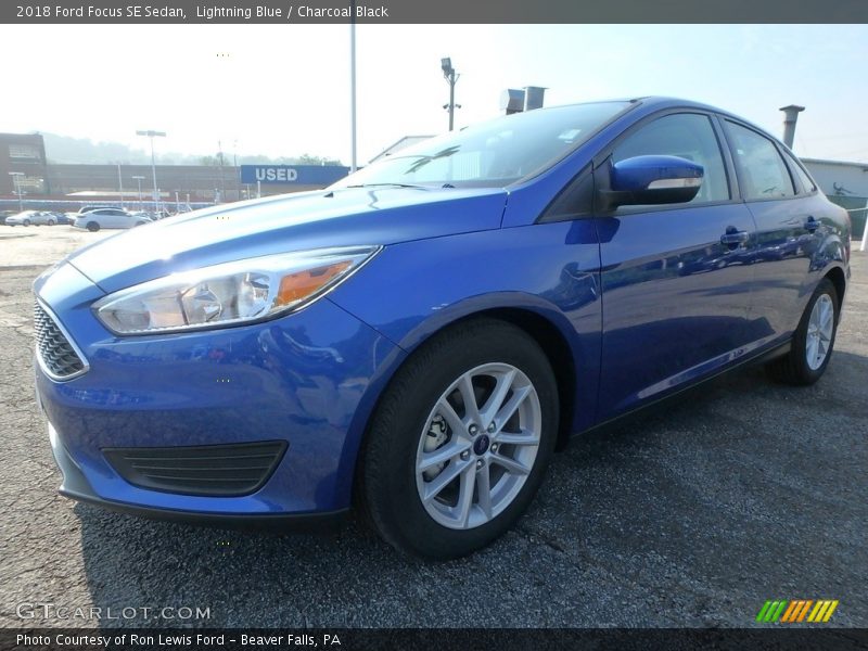 Lightning Blue / Charcoal Black 2018 Ford Focus SE Sedan