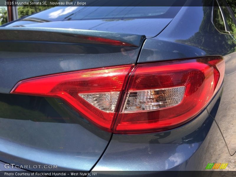 Nouveau Blue / Beige 2016 Hyundai Sonata SE