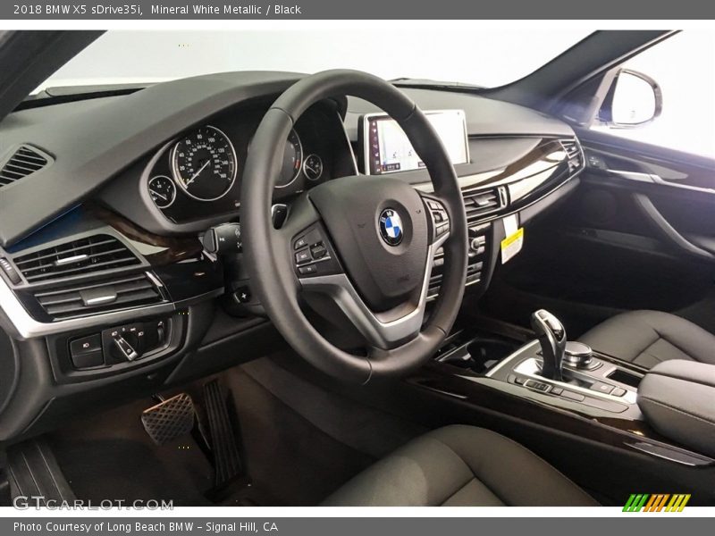 Mineral White Metallic / Black 2018 BMW X5 sDrive35i