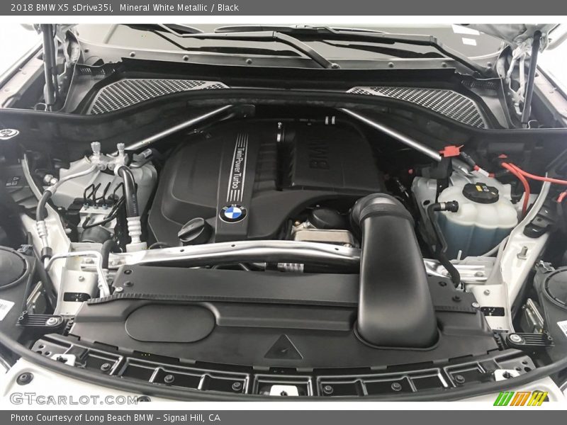 Mineral White Metallic / Black 2018 BMW X5 sDrive35i