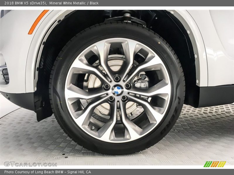 Mineral White Metallic / Black 2018 BMW X5 sDrive35i