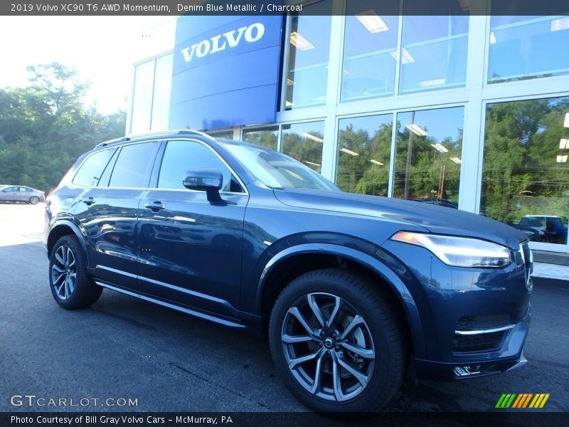 Front 3/4 View of 2019 XC90 T6 AWD Momentum