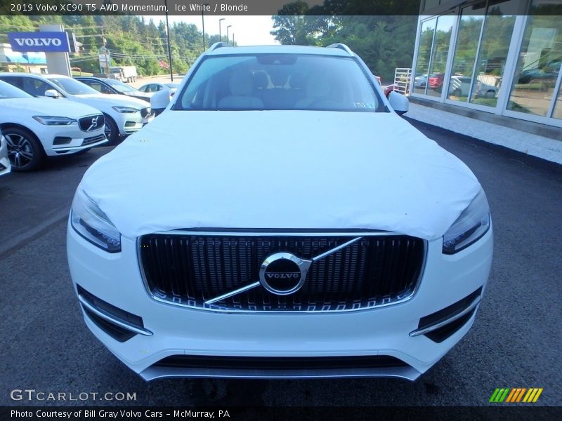 Ice White / Blonde 2019 Volvo XC90 T5 AWD Momentum