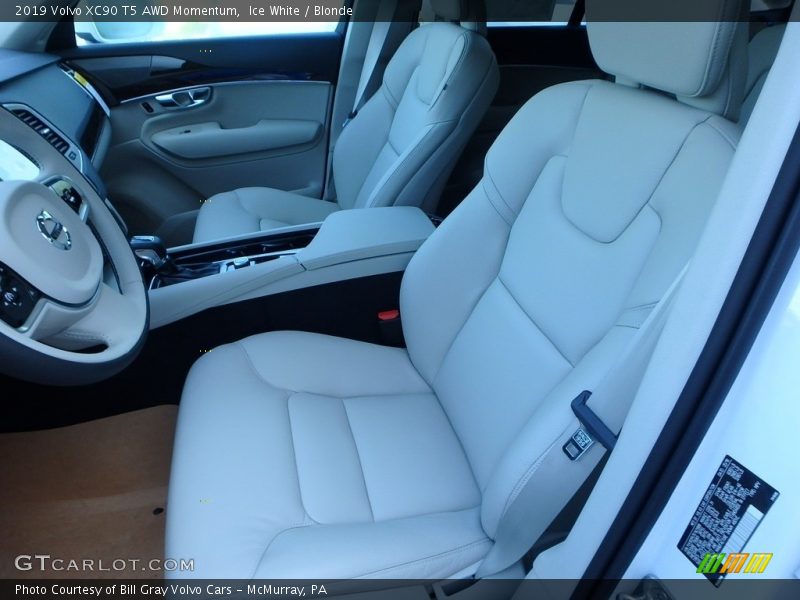 Front Seat of 2019 XC90 T5 AWD Momentum
