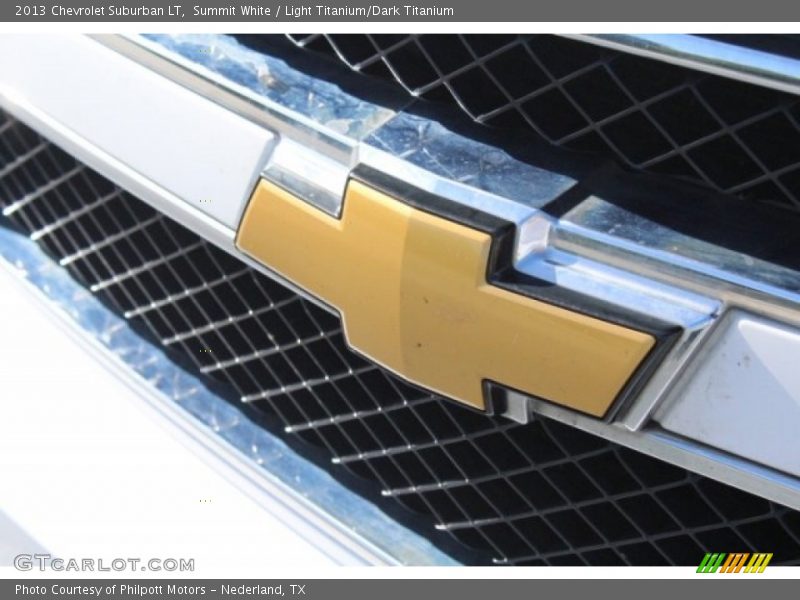 Summit White / Light Titanium/Dark Titanium 2013 Chevrolet Suburban LT