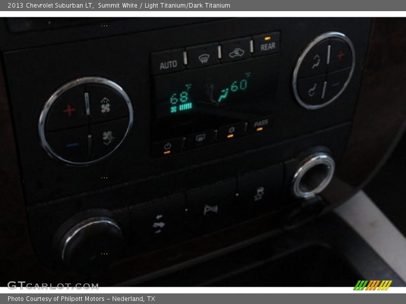 Summit White / Light Titanium/Dark Titanium 2013 Chevrolet Suburban LT