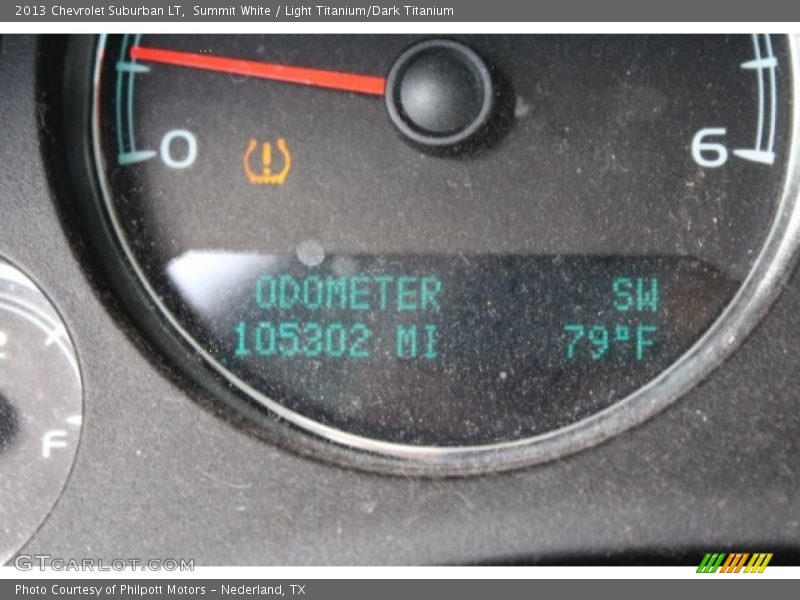 Summit White / Light Titanium/Dark Titanium 2013 Chevrolet Suburban LT