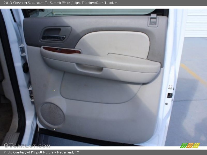 Summit White / Light Titanium/Dark Titanium 2013 Chevrolet Suburban LT