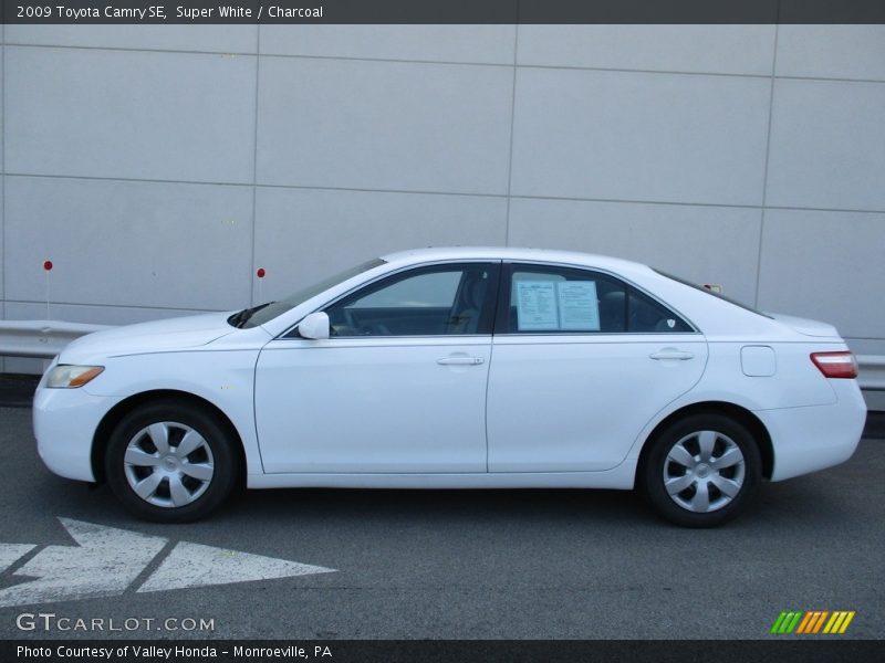 Super White / Charcoal 2009 Toyota Camry SE