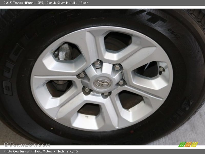 Classic Silver Metallic / Black 2015 Toyota 4Runner SR5