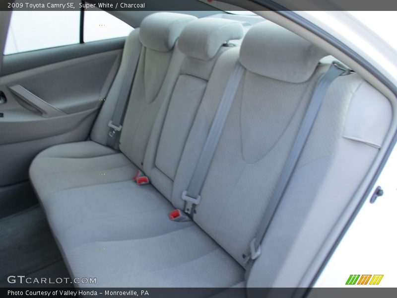 Super White / Charcoal 2009 Toyota Camry SE