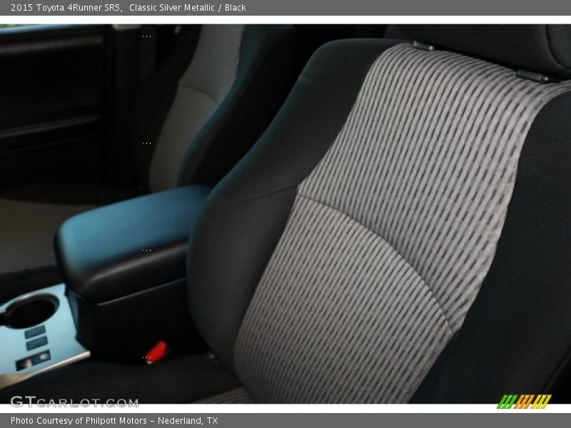 Classic Silver Metallic / Black 2015 Toyota 4Runner SR5
