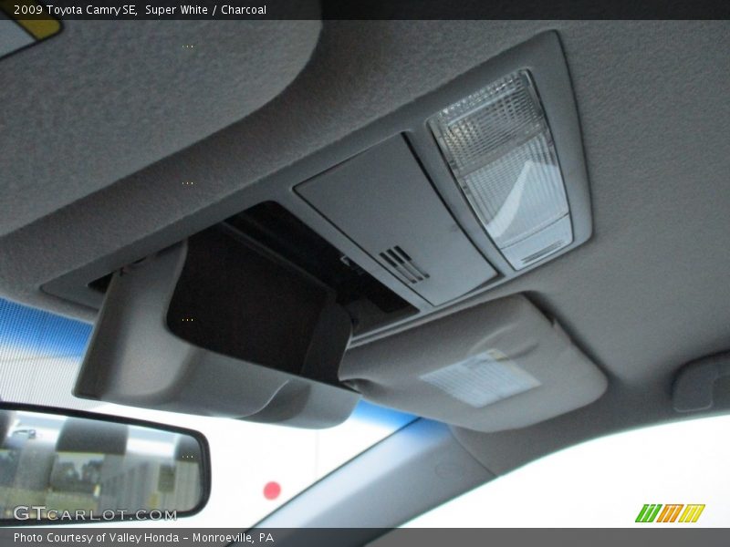 Super White / Charcoal 2009 Toyota Camry SE