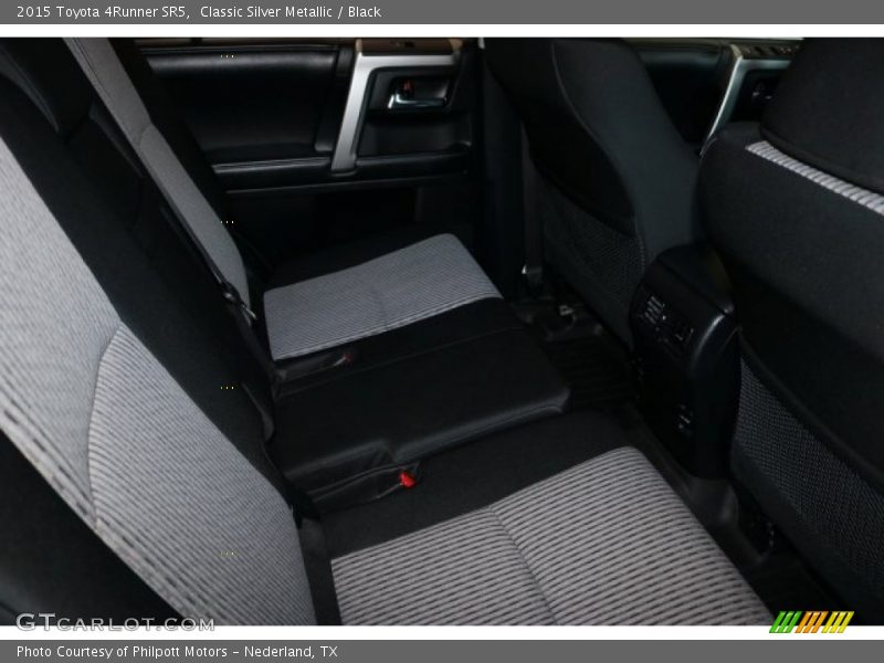 Classic Silver Metallic / Black 2015 Toyota 4Runner SR5