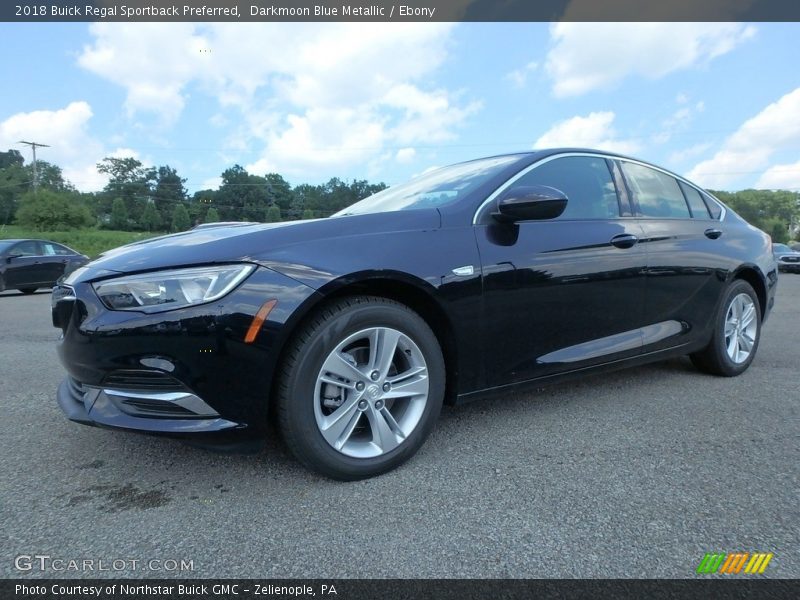 Front 3/4 View of 2018 Regal Sportback Preferred