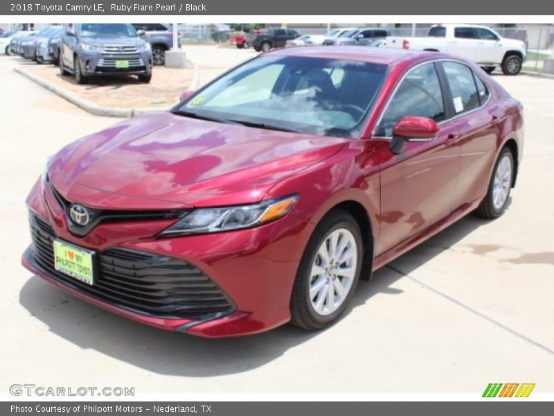 Ruby Flare Pearl / Black 2018 Toyota Camry LE