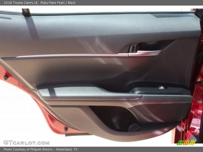 Ruby Flare Pearl / Black 2018 Toyota Camry LE