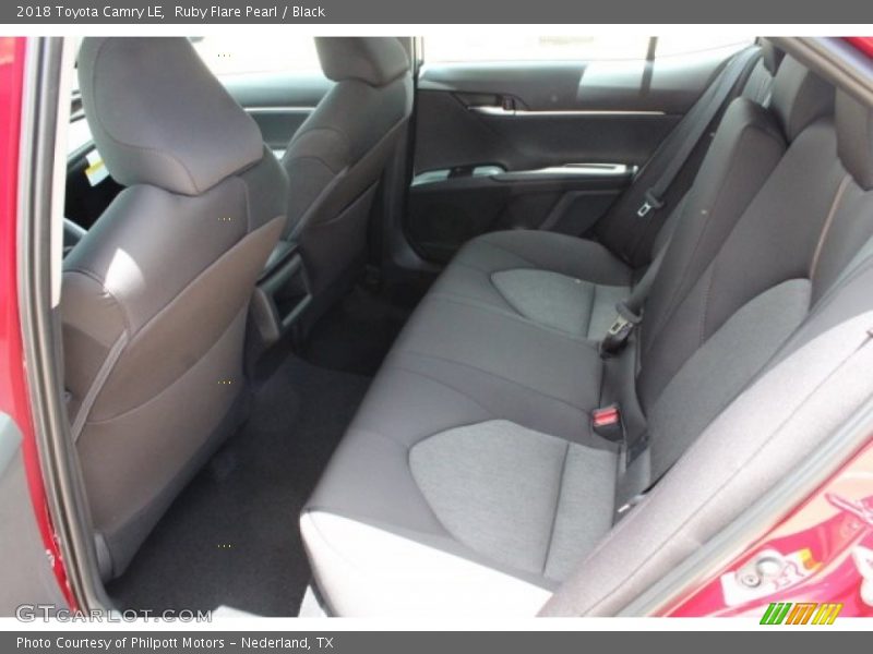 Ruby Flare Pearl / Black 2018 Toyota Camry LE
