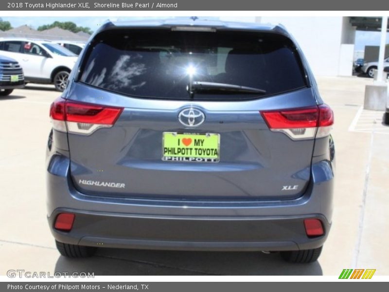 Shoreline Blue Pearl / Almond 2018 Toyota Highlander XLE