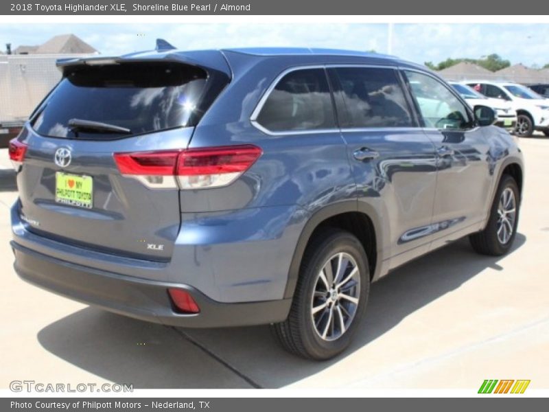 Shoreline Blue Pearl / Almond 2018 Toyota Highlander XLE