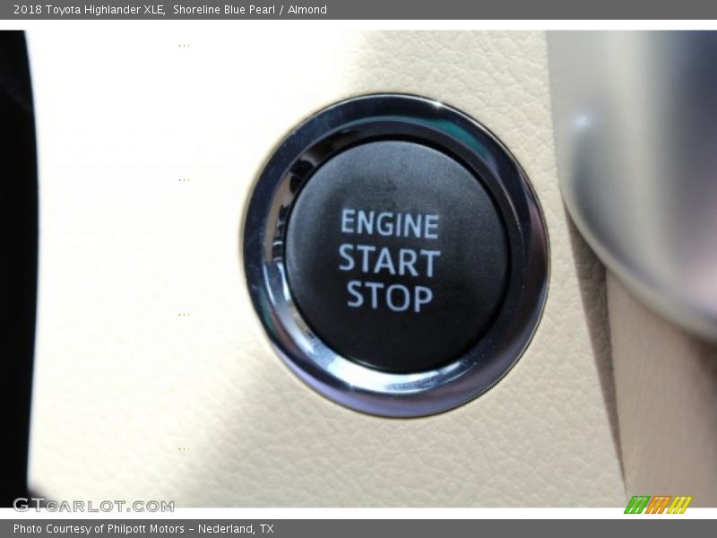 Shoreline Blue Pearl / Almond 2018 Toyota Highlander XLE