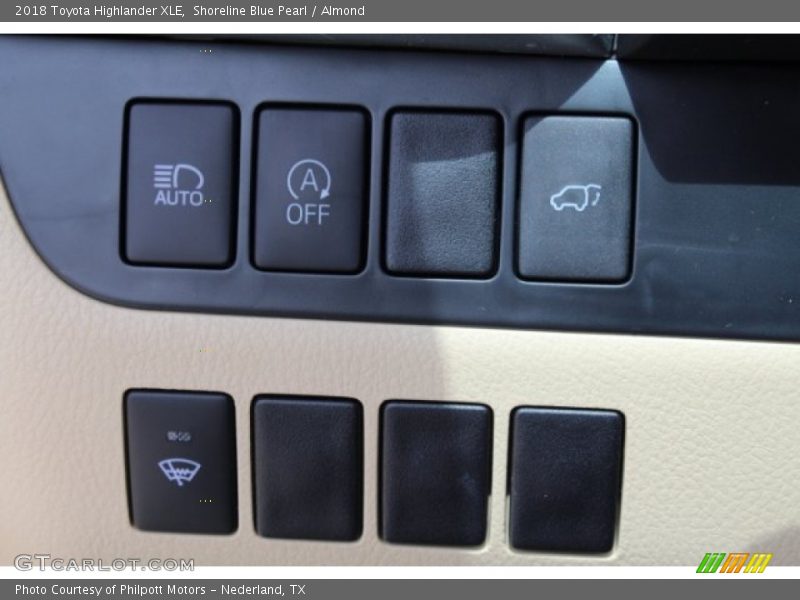 Shoreline Blue Pearl / Almond 2018 Toyota Highlander XLE