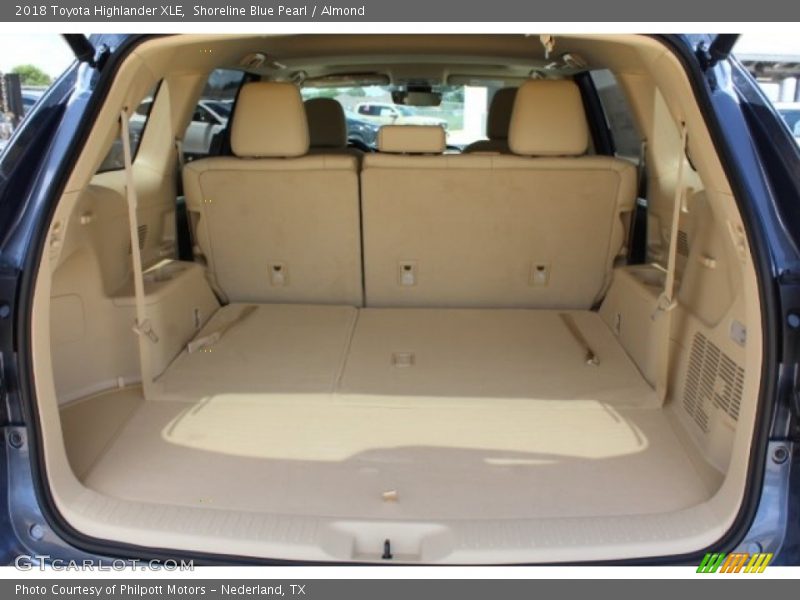 Shoreline Blue Pearl / Almond 2018 Toyota Highlander XLE