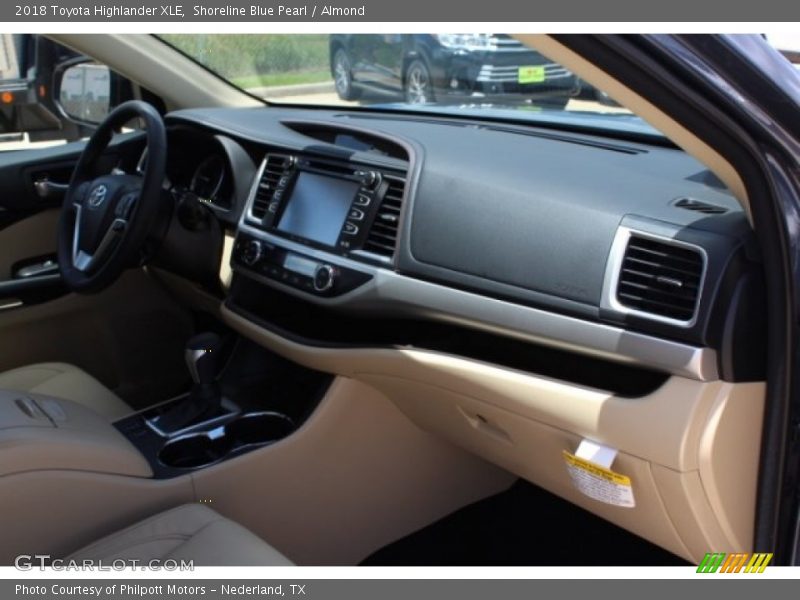Shoreline Blue Pearl / Almond 2018 Toyota Highlander XLE