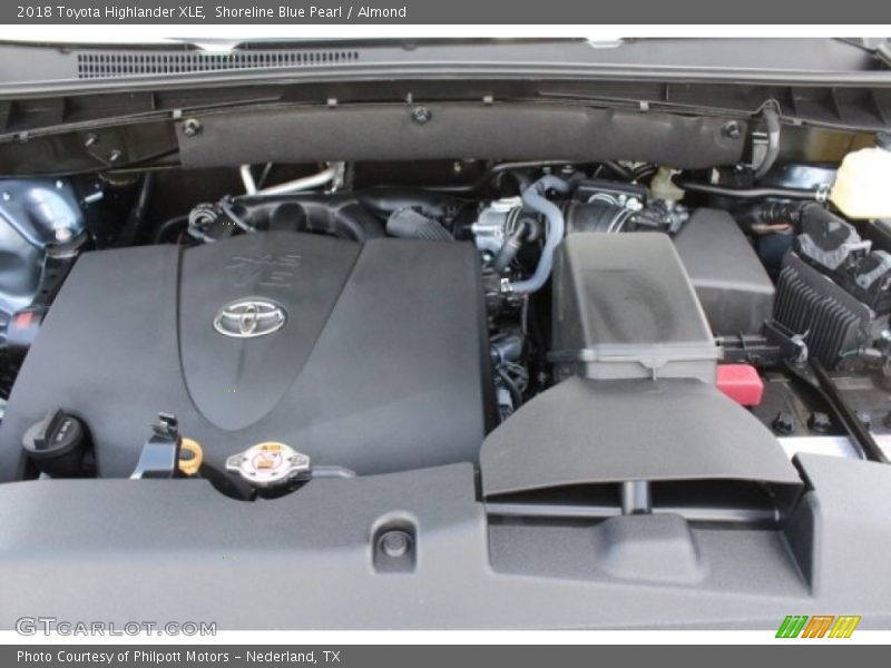 Shoreline Blue Pearl / Almond 2018 Toyota Highlander XLE