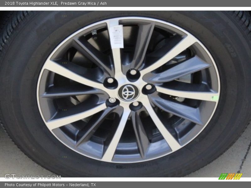 Predawn Gray Mica / Ash 2018 Toyota Highlander XLE