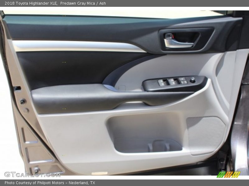 Predawn Gray Mica / Ash 2018 Toyota Highlander XLE