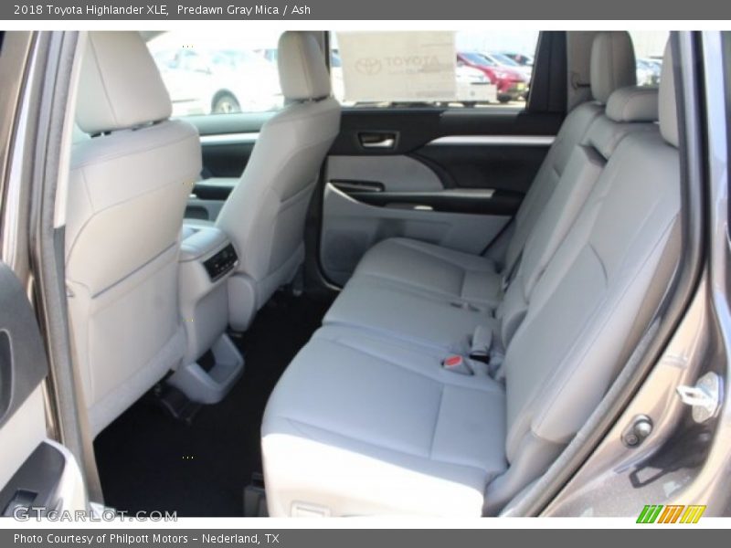 Predawn Gray Mica / Ash 2018 Toyota Highlander XLE