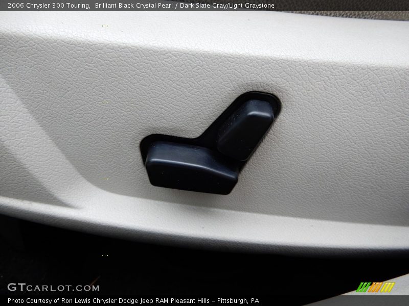 Brilliant Black Crystal Pearl / Dark Slate Gray/Light Graystone 2006 Chrysler 300 Touring