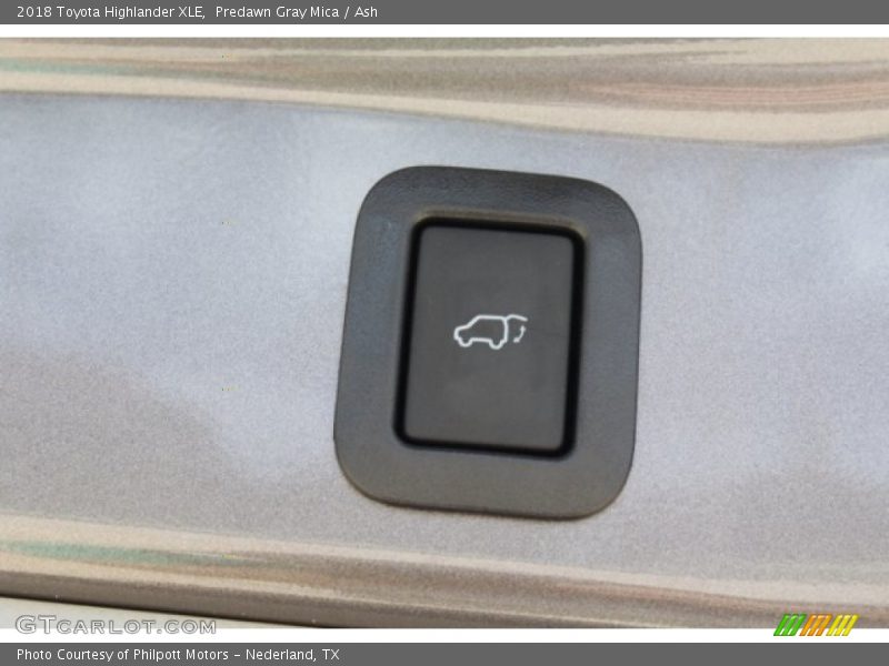 Predawn Gray Mica / Ash 2018 Toyota Highlander XLE