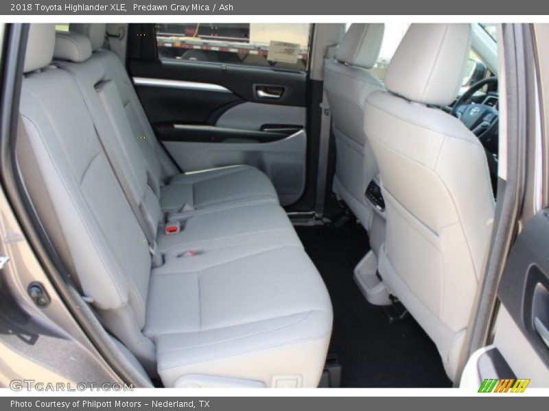 Predawn Gray Mica / Ash 2018 Toyota Highlander XLE