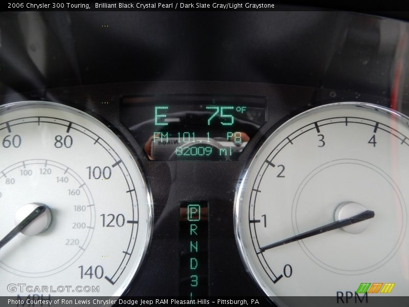 Brilliant Black Crystal Pearl / Dark Slate Gray/Light Graystone 2006 Chrysler 300 Touring